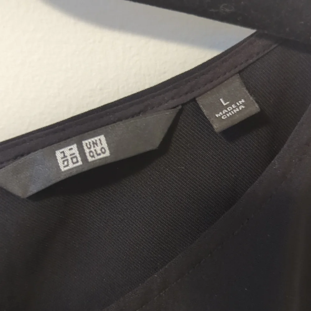 Uniqlo Black Peplum Top - Picture 3 of 6